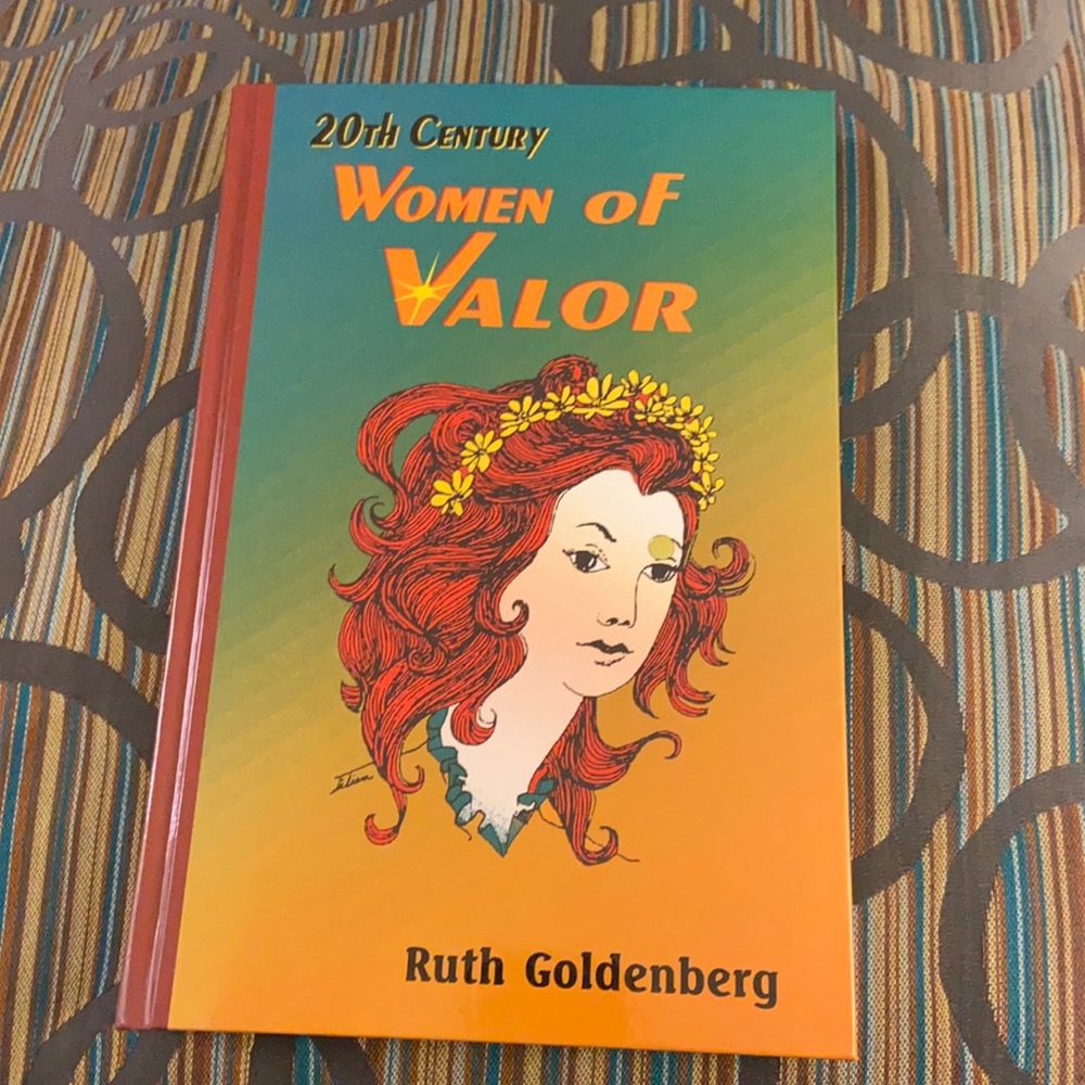 Book - 20th  Century  Women of Valor - new